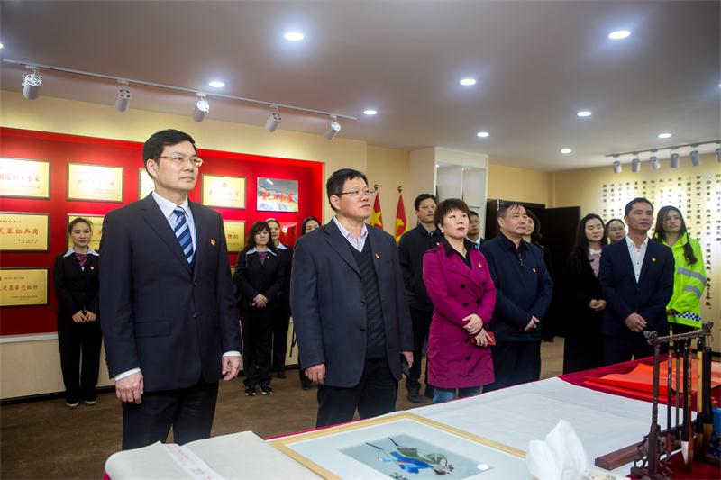 维多利亚老品牌vic(集团)官方网站