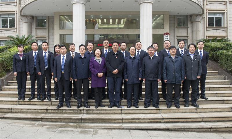 维多利亚老品牌vic(集团)官方网站