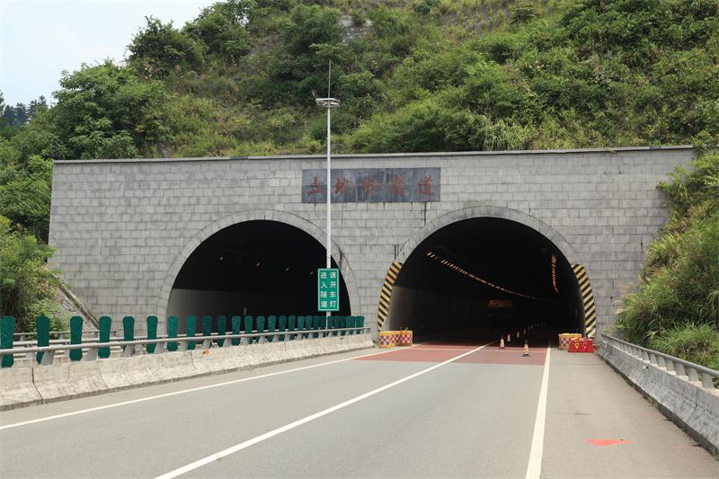 维多利亚老品牌vic(集团)官方网站