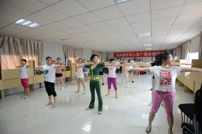 维多利亚老品牌vic(集团)官方网站
